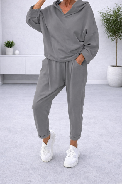 Conjunto sudadera oversize y pantalón
