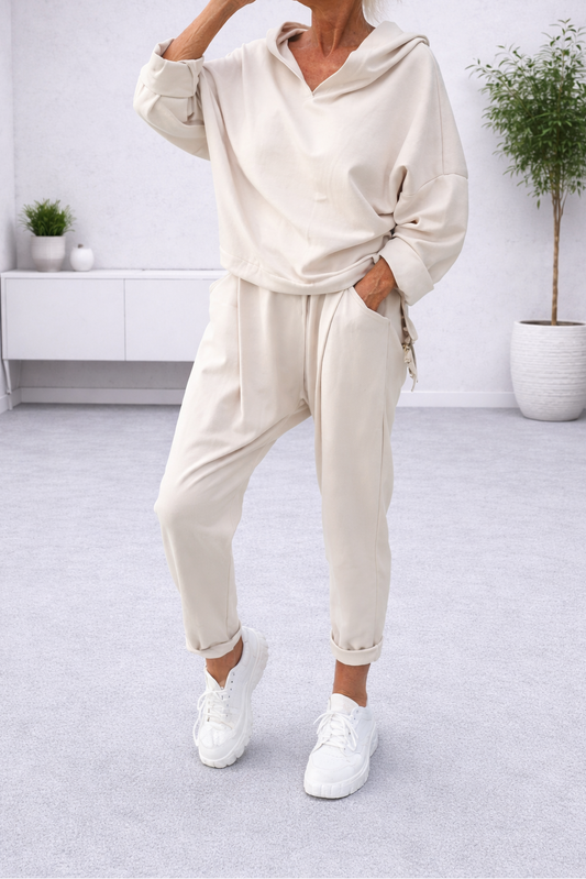 Conjunto sudadera oversize y pantalón